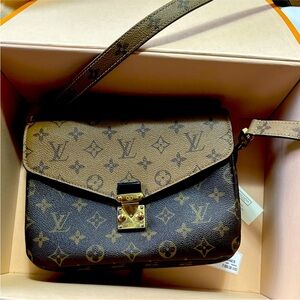 Louis Vuitton monogram crossbody (Pochette Métis)